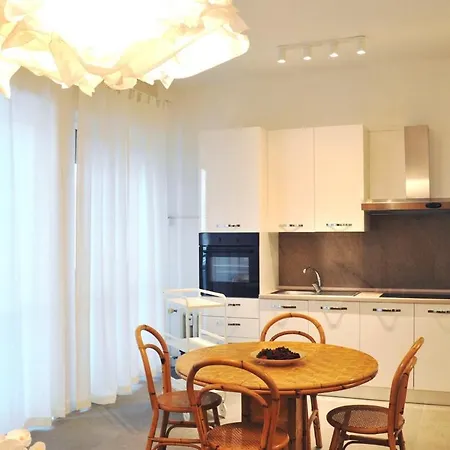 A 2 Passi Dal Mare *